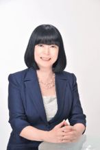 【写真】一橋香織様